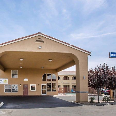 Rodeway Inn Delano Exterior foto