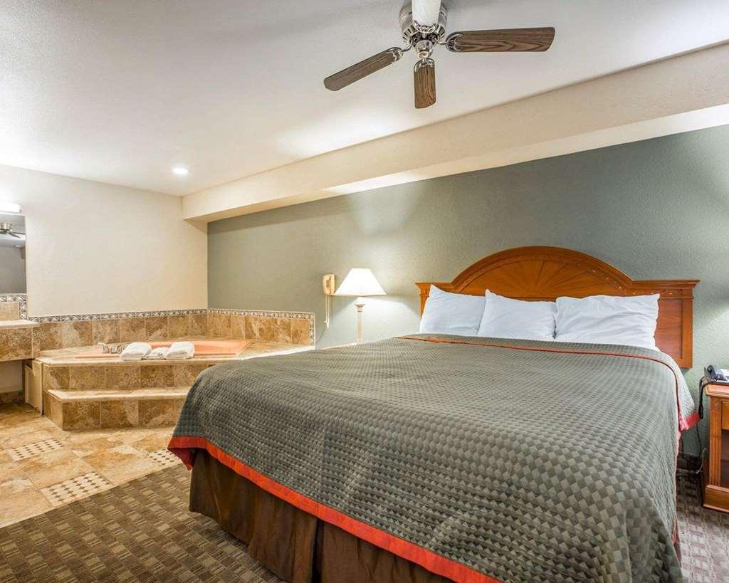 Rodeway Inn Delano Quarto foto